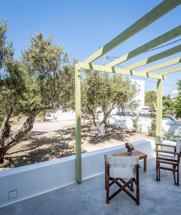 Pente Elies Milos Pollonia Exterior photo